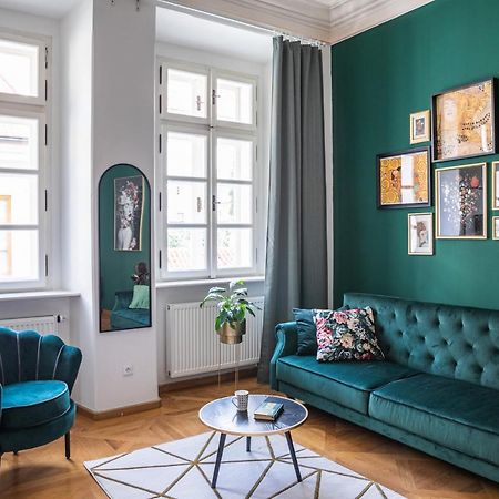 New Stylish 3 Suites Bedrooms Apt In Mala Strana - N2Nd ปราก ภายนอก รูปภาพ