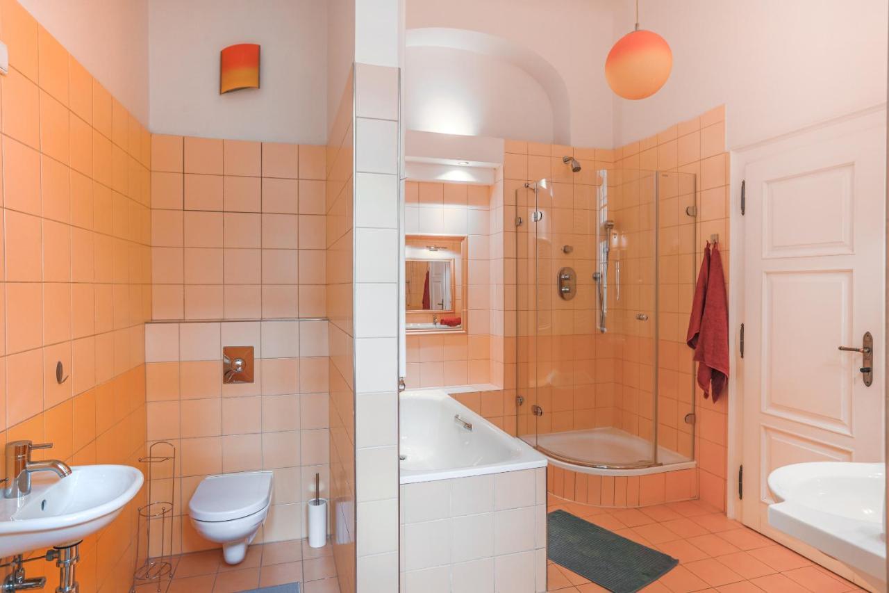 New Stylish 3 Suites Bedrooms Apt In Mala Strana - N2Nd ปราก ภายนอก รูปภาพ