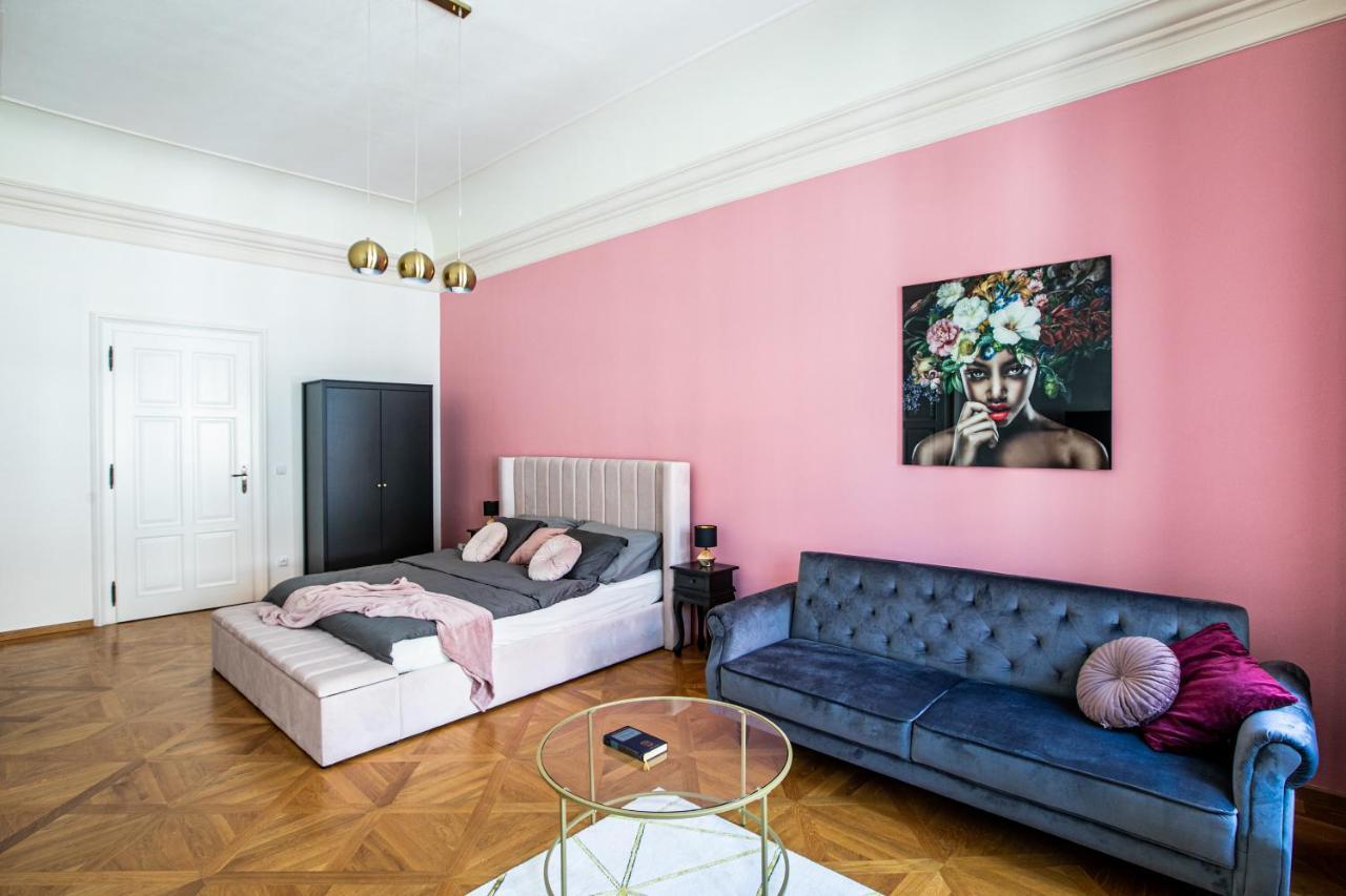New Stylish 3 Suites Bedrooms Apt In Mala Strana - N2Nd ปราก ภายนอก รูปภาพ