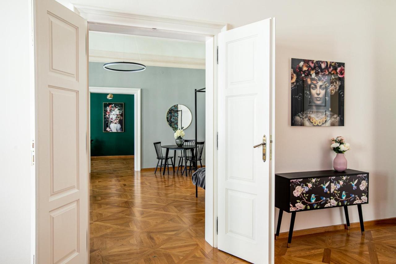 New Stylish 3 Suites Bedrooms Apt In Mala Strana - N2Nd ปราก ภายนอก รูปภาพ