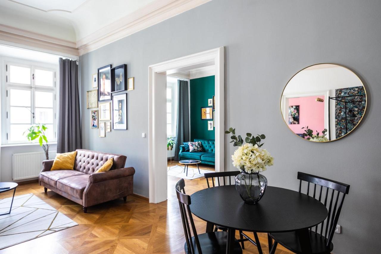 New Stylish 3 Suites Bedrooms Apt In Mala Strana - N2Nd ปราก ภายนอก รูปภาพ
