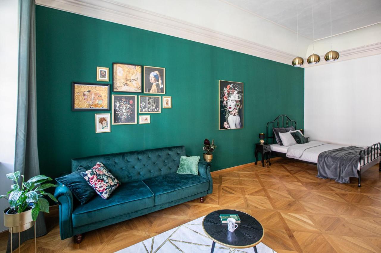 New Stylish 3 Suites Bedrooms Apt In Mala Strana - N2Nd ปราก ภายนอก รูปภาพ